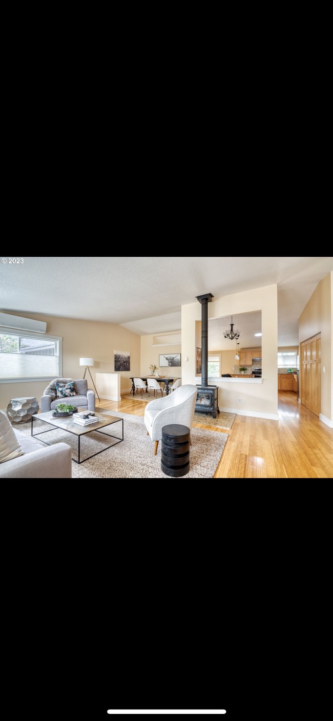 3062 NW Kelly Hill Ct