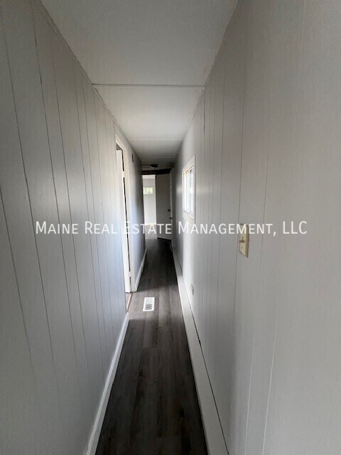 Photo - 681 Main Rd N