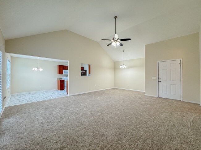 Photo - 5021 Scotch Pine Ave