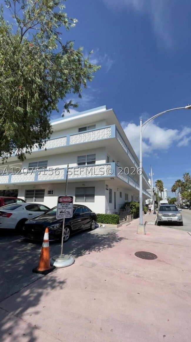 Building Photo - 640 Pennsylvania Ave Unit 11