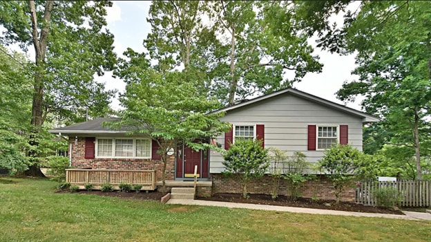 Garden Apartment in this residence, separate entrance at right - 7206 Stagecoach Trl Townhome