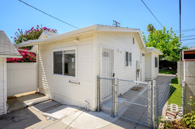 Building Photo - 1159 Western Ave Rental