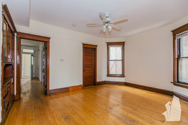 Building Photo - 3637 N Paulina St Unit #  02