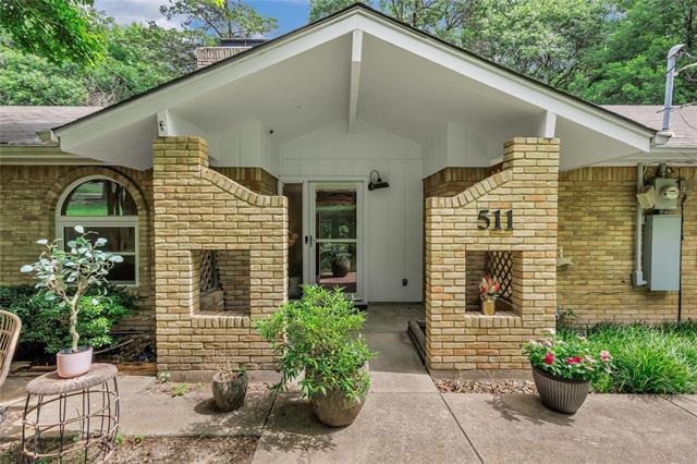 Photo - 511 W Red Bird Ln