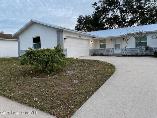 Photo - 2921 College View Dr