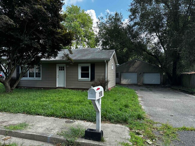 Photo - 198 Salem Dr House
