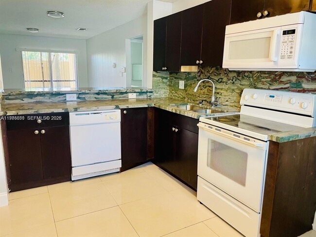 Photo - 2201 SW 80th Terrace Unidad 2201