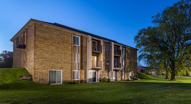 College Square Apartments