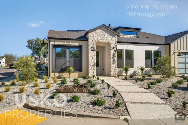 Photo - "Charming 2-Bedroom Retreat in Rocklin – Cozy 900 Sq Ft Home on Winding Lane!"