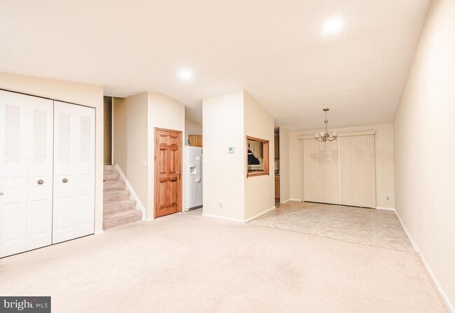 Building Photo - 1 Derwood Ct