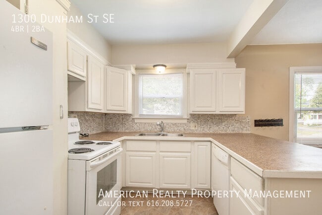 Photo - 1300 Dunham St SE