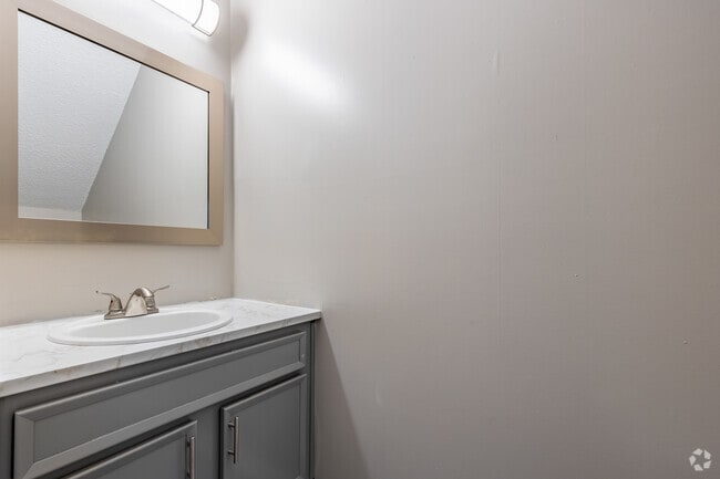 1BR, 1.5BA - 870SF