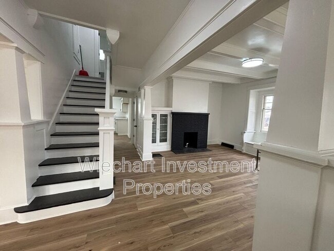 Photo - 201 S Blackhoof St