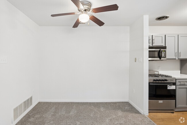 1BR, 1BA - 750SF - Dining Room - Kingsrow Apartment Homes