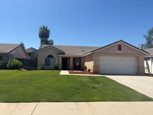 Building Photo - 4 Bedroom/2 Bath Home in the Northwest - $2395 Per Month!