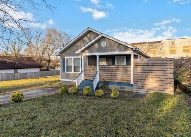 4bd/2ba Home Minutes From W. Midtown w/ Fu... - 4bd/2ba Home Minutes From W. Midtown w/ Fu...