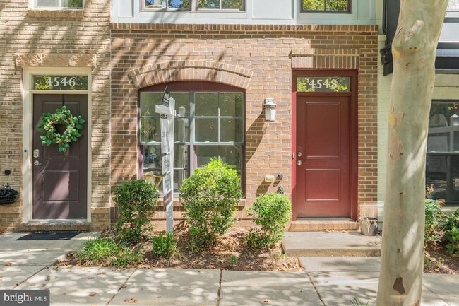 Photo - 4548 Longfellow St