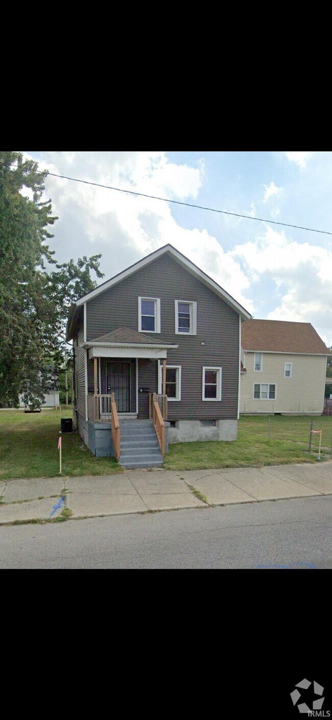 Building Photo - 708 E Jefferson Blvd Rental