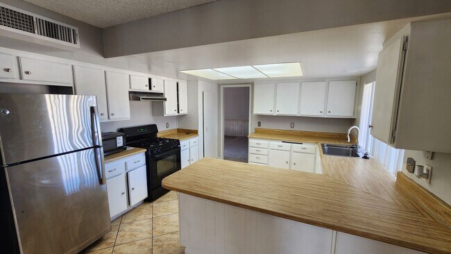 Photo - 389 Summer Creek Ct