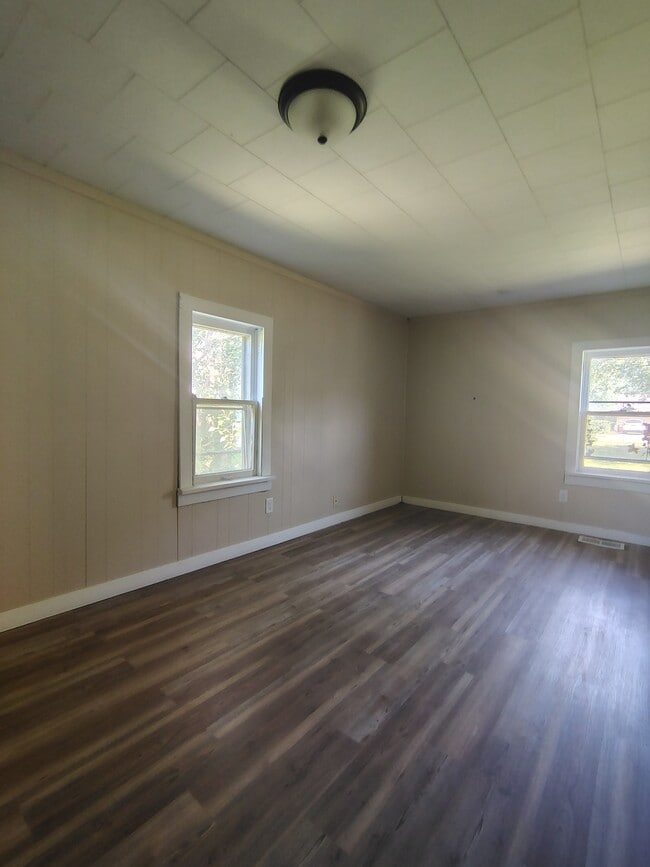 Building Photo - 325 Gilbert Terrace Rental