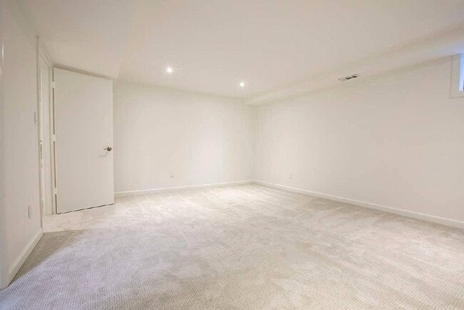Photo - 1321 I St NE