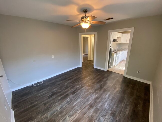 Photo - 1557 Van Dorn St