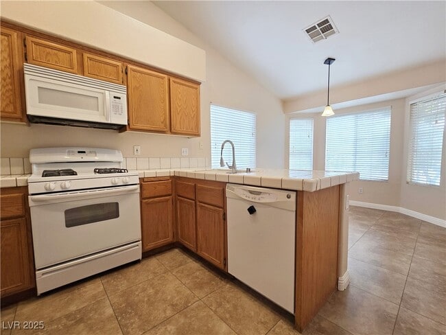 Building Photo - 1825 Lyell Canyon Ln