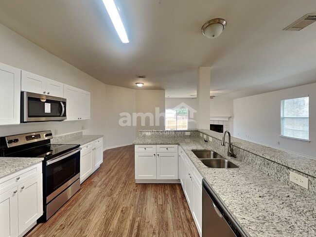 Photo - 8913 Westcreek