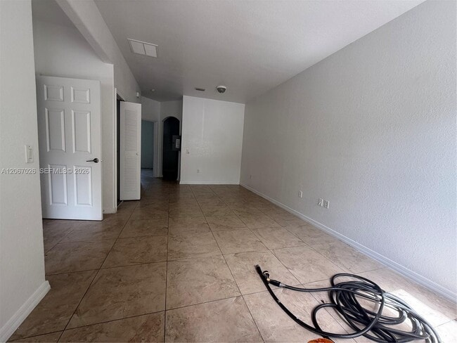 Photo - 13240 Old Biscayne Dr Unidad 1702