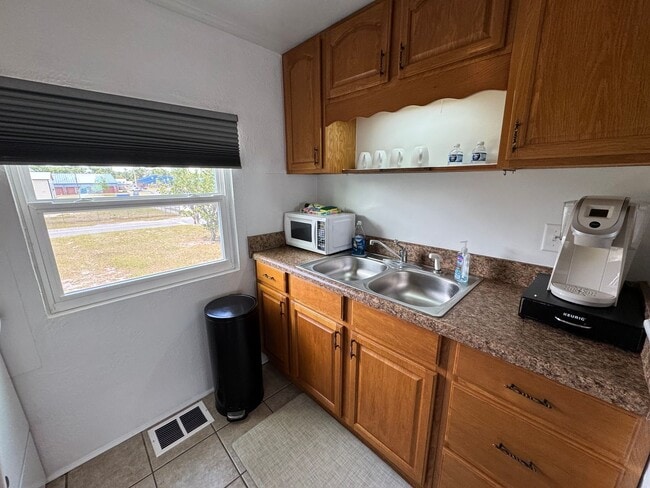 Photo - 102 NE Craven St