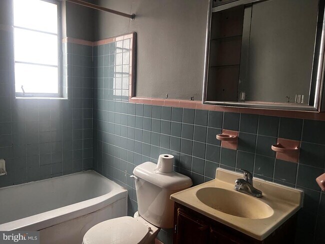4631 State Rd Unit 2