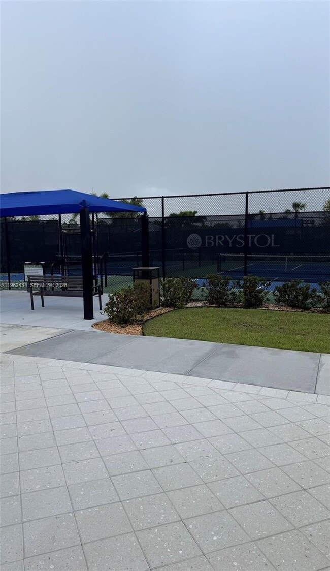 Photo - 6712 Cloverdale Ave