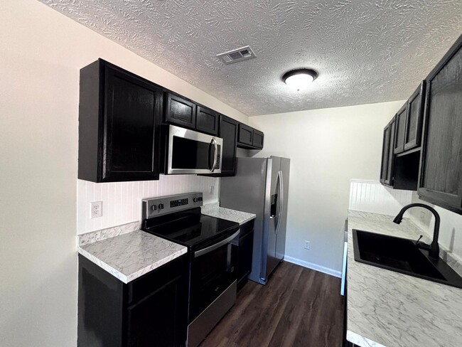 Photo - 1003 Madiera Ct