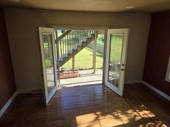 520 E Main St