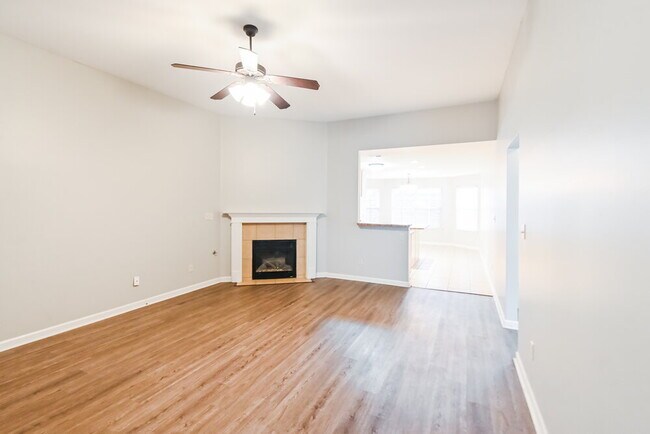 Photo - 5690 Bedford Loop W