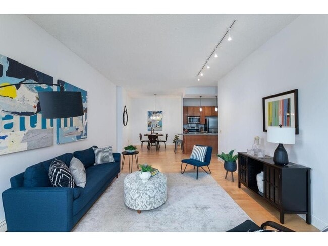 Building Photo - 215 7th St NE Unit 205 Rental