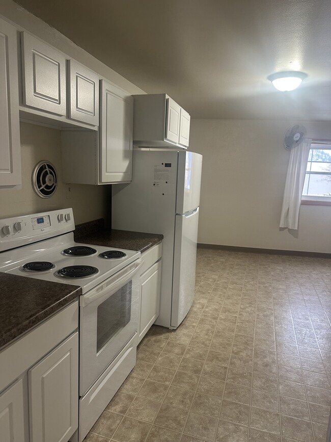 Photo - 1908 W Main St