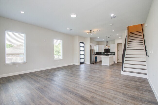 Photo - 4916 Sunbeam St