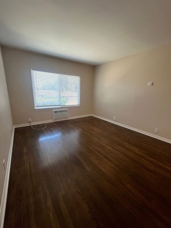Photo - 4111 Charlemagne Ave Unit B
