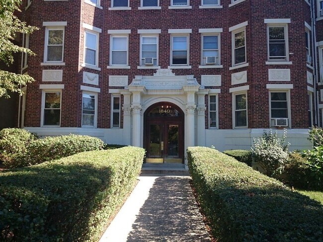 Photo - 1840 Commonwealth Ave Unidad 16