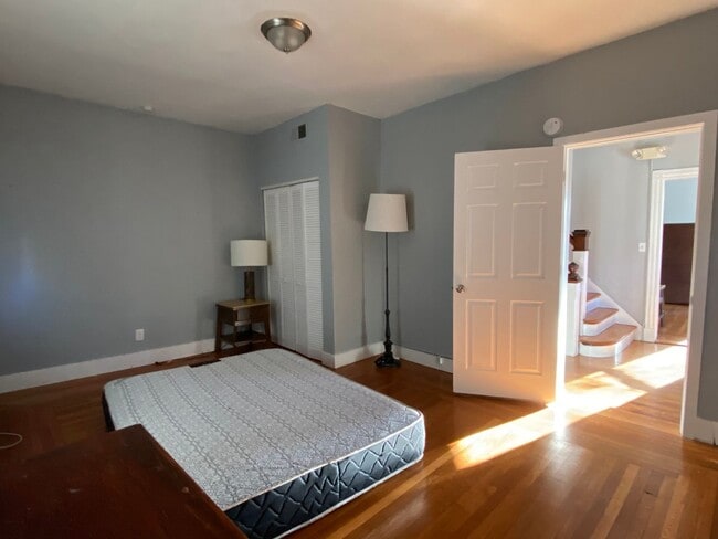 Photo - 229 Dwight St Unidad 2B