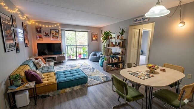25 S Point Dr Unit 203
