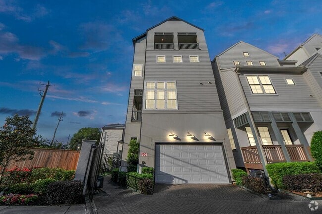Building Photo - 4005 Woodshire Vlg Ests Rental