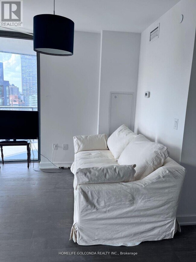 Photo - 11 Wellesley St W Unité 2408