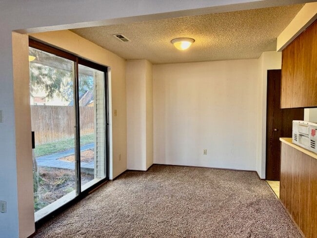 1211 W Ivy Ave Unit 201