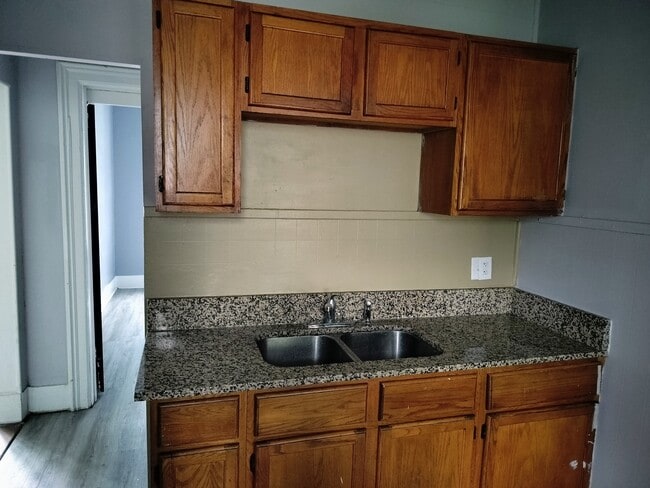 111 Blackhawk St Unit 111 Blackhawk Downstairs Unit
