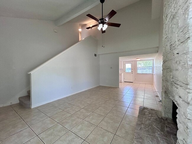 Photo - 8800 Clearbrook Trail Unidad A