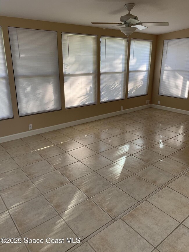 Photo - 445 Myrtlewood Rd