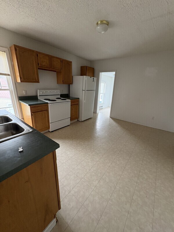 Photo - 900 Highland Ave