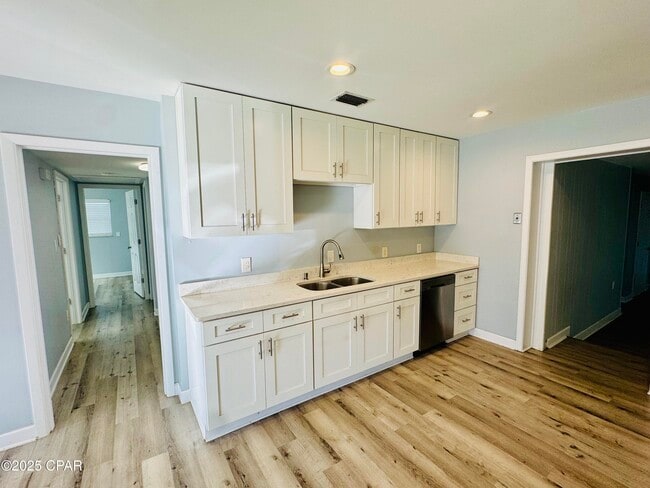 Photo - 1606 Fairland Ave